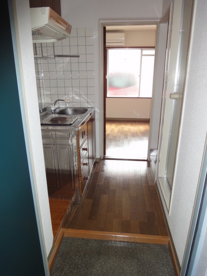 玄関　※別の部屋の写真です。