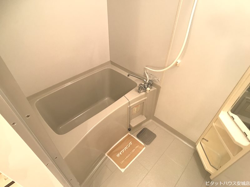 バス・シャワールーム　同物件別部屋