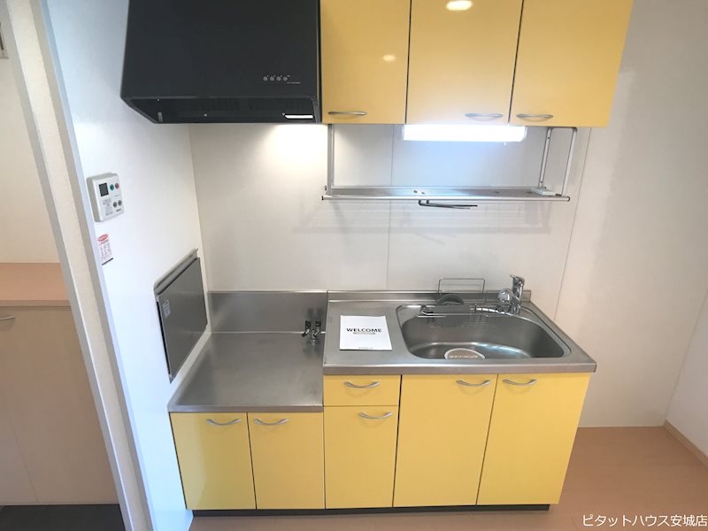 キッチン　同物件別部屋