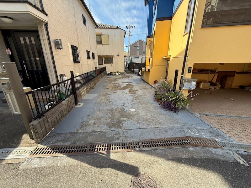 駐車場　縦列駐車で2台可