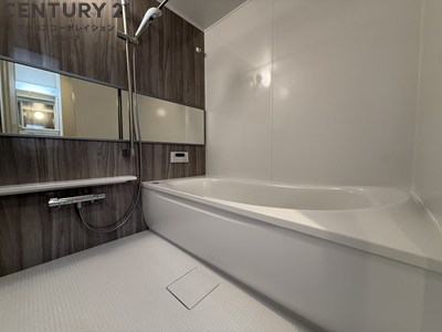 バス・シャワールーム　浴室乾燥機等の設備充実のお風呂☆