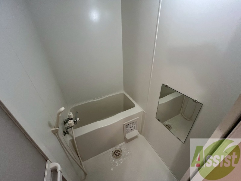 バス・シャワールーム　お風呂になります。一日の疲れを癒してくださいね。