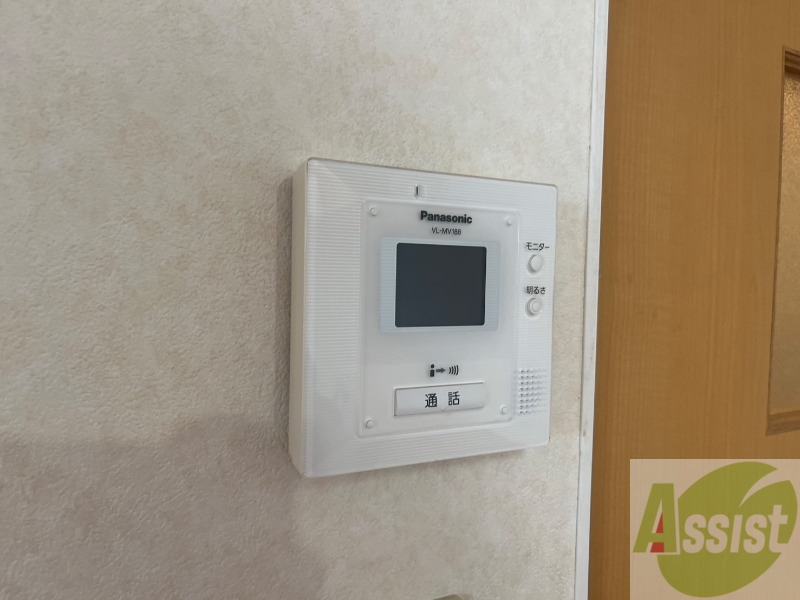 セキュリティ　ＴＶモニター付インターホンです。来客者の顔が見えるので安心！