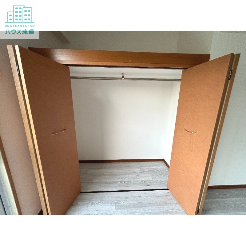 収納　写真は別号室のものです。