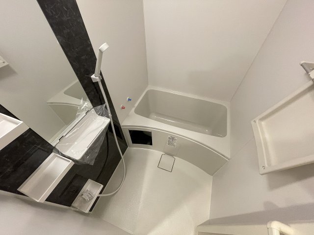 バス・シャワールーム　落ち着いた空間のお風呂です