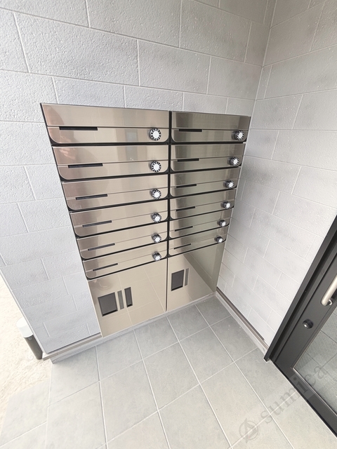 エントランス　便利な宅配ボックスを完備♪♪