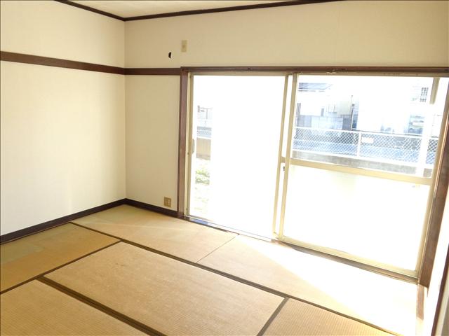 居室・リビング　１階の和室