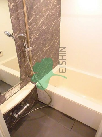 バス・シャワールーム　清潔感のある浴室です！