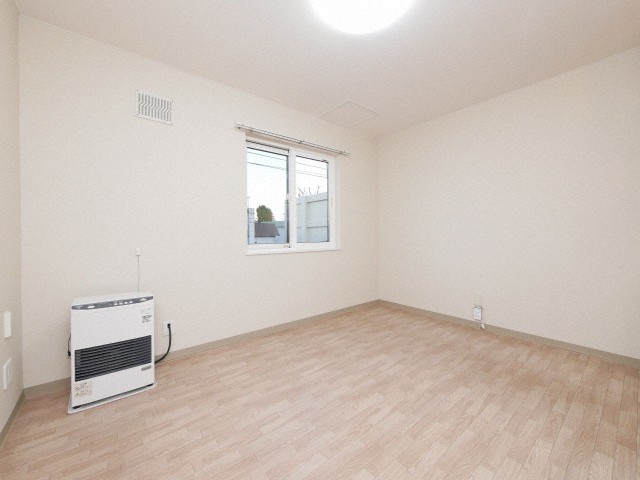 居室・リビング　【ティンカーベル】を見たとお伝えください♪