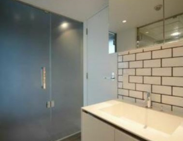 洗面設備　※別部屋の参考写真です。