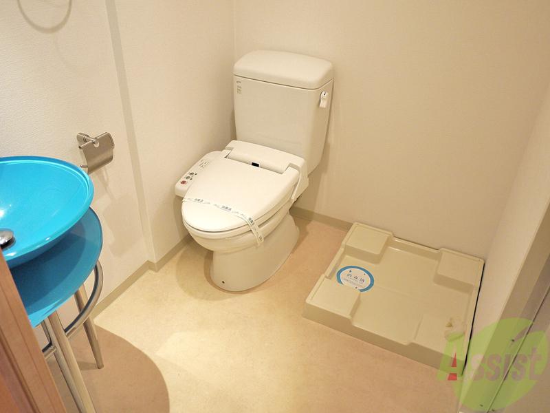 トイレ　トイレは温水洗浄便座付で、毎日快適です！お掃除もラクラク。