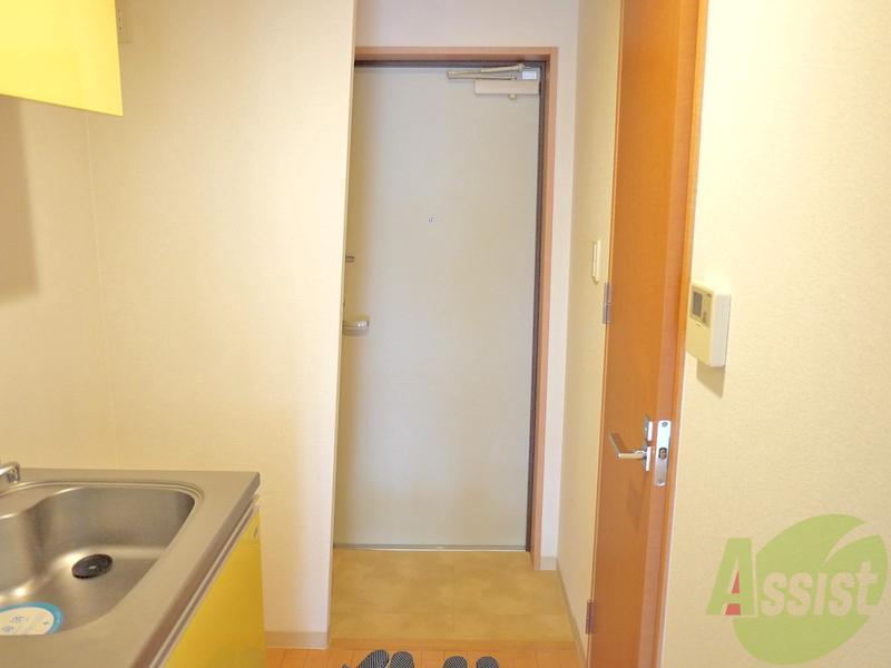 玄関　玄関には大きめのシューズボックスもあります。整理整頓もＯＫ