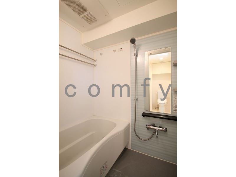 バス・シャワールーム　浴室簡素機付きバス