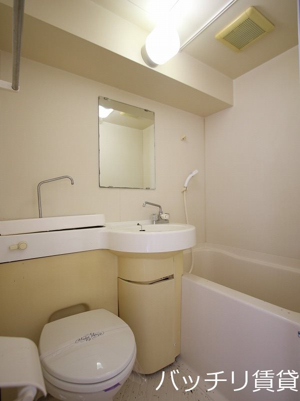 バス・シャワールーム　画像は別号室の為、現状優先になります。