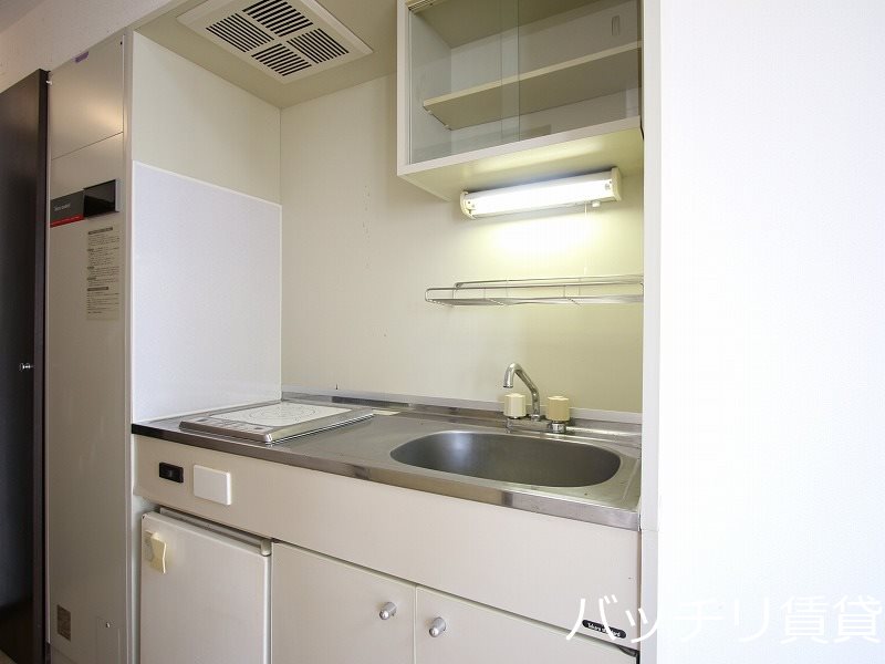 キッチン　画像は別号室の為、現状優先になります。