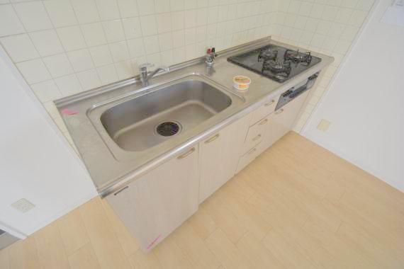 キッチン　オシャレなシステムキッチン。お料理好きには嬉しいですね。