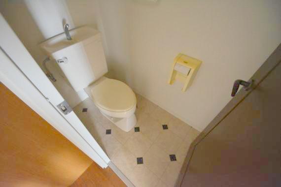 トイレ　清潔感のあるトイレは、誰もがリラックスできる空間です。