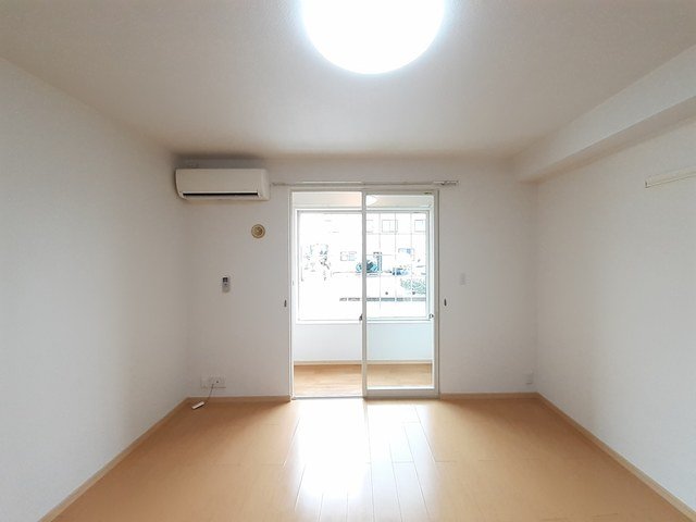 居室・リビング　ゆったりとした居間です