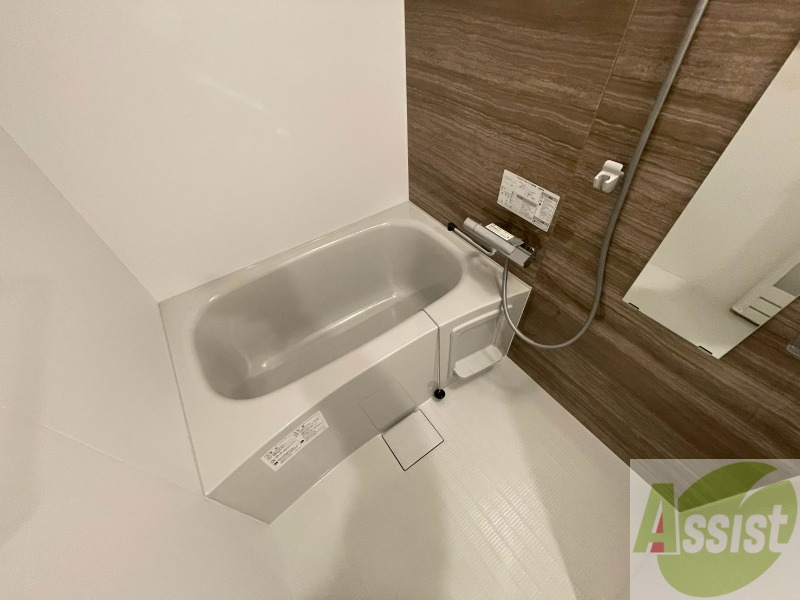 バス・シャワールーム　お風呂になります。一日の疲れを癒してくださいね。