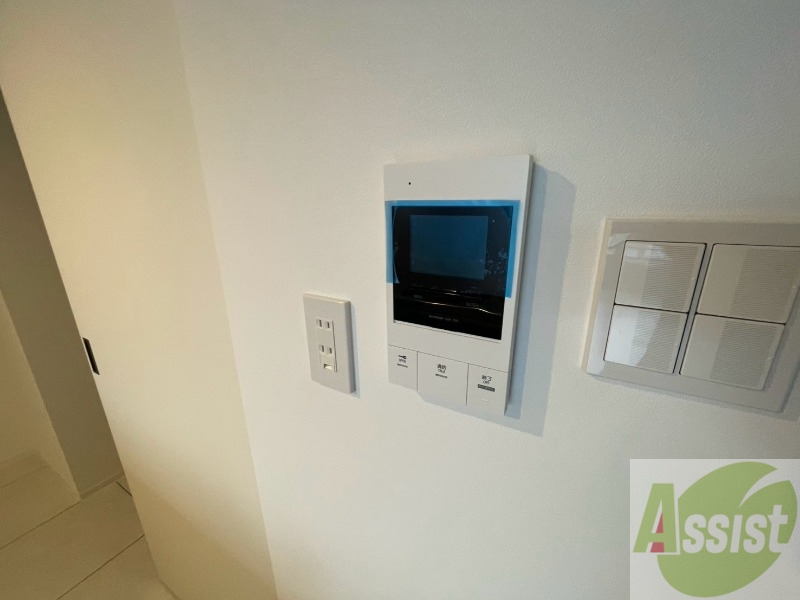 セキュリティ　モニタ付インターホンです。セキュリティ面も安心ですね！