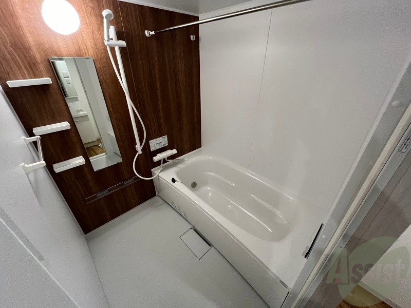 バス・シャワールーム　お風呂になります。一日の疲れを癒してくださいね。