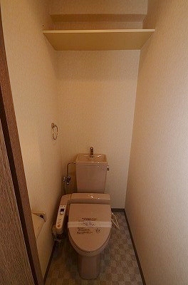 トイレ　温水洗浄便座