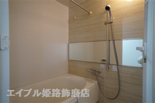 バス・シャワールーム　写真は反転のお部屋です