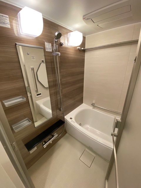 バス・シャワールーム　追焚・浴室乾燥機付きバスルーム