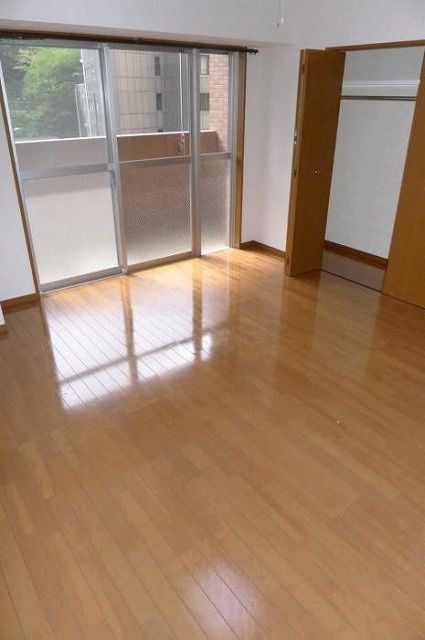 居室・リビング　※別部屋の参考写真です。