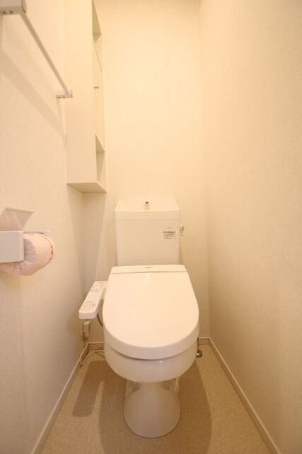 トイレ　※別室の参考写真の為、現況優先です。