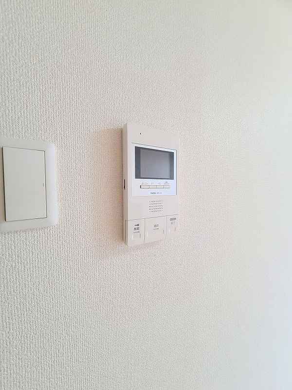 セキュリティ　来客者の確認ができるTVモニターホンが設置されています。