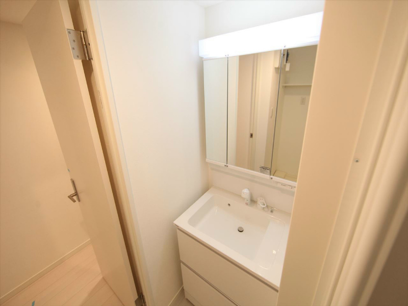 洗面設備　脱衣所　独立洗面台（シャンプードレッサー）洗濯機用意できます