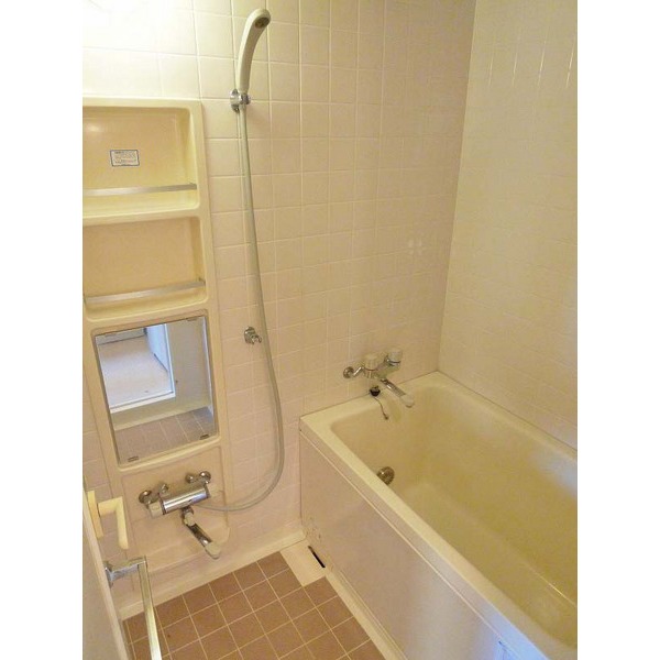 バス・シャワールーム　追い焚き付きバス