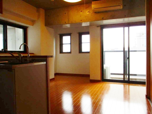 居室・リビング　反転です