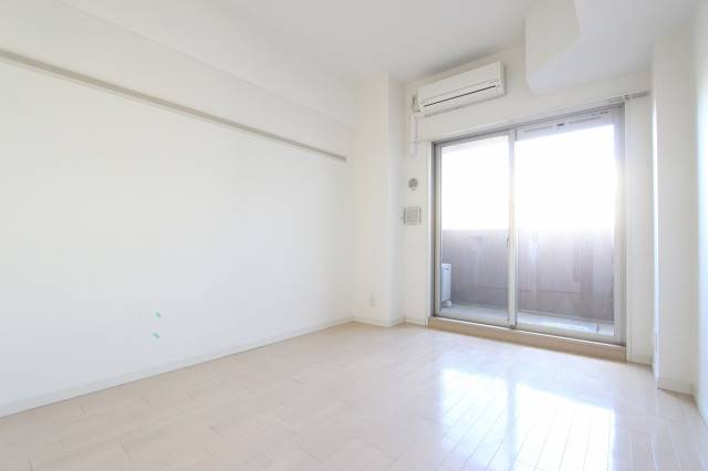 居室・リビング　内装の綺麗なお部屋です