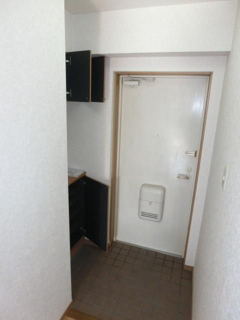 玄関　シューズボックス完備