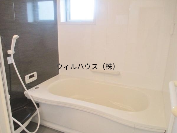 バス・シャワールーム　浴室乾燥機、追い焚き機能付きバス！