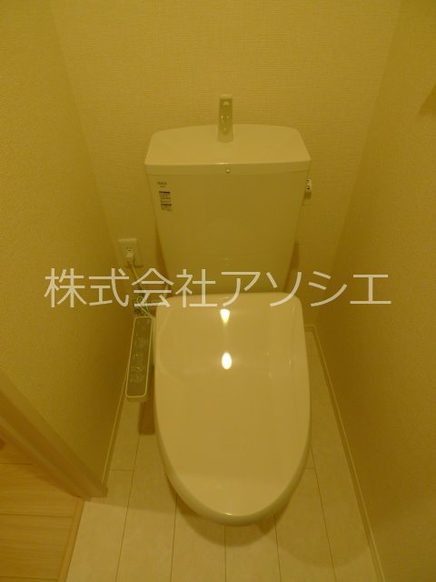 トイレ　ウォシュレット便座