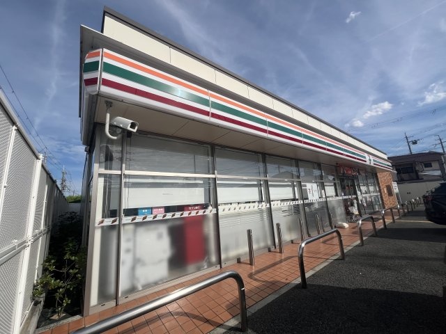 ショッピングセンター　コンビニ（ショッピングセンター）まで200m