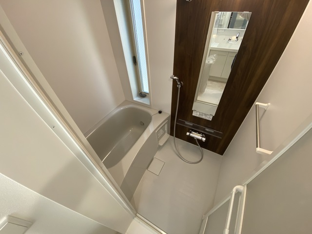 バス・シャワールーム　また～りとくつろぎバスタイム