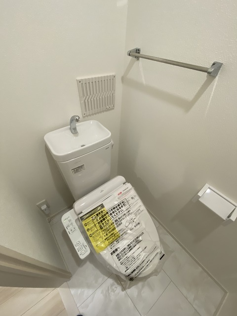 トイレ　シャワートイレ完備