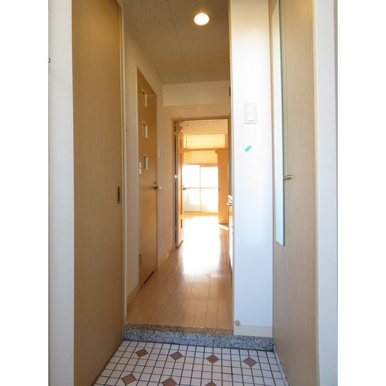 玄関　※別号室参考写真