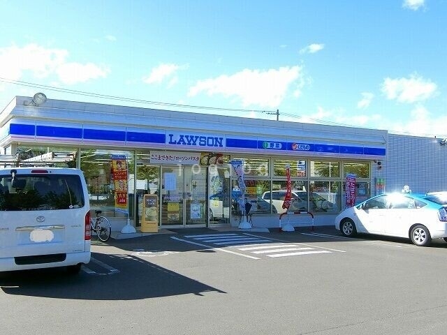 コンビニ　ローソン　恵み野駅前店（コンビニ）まで358m