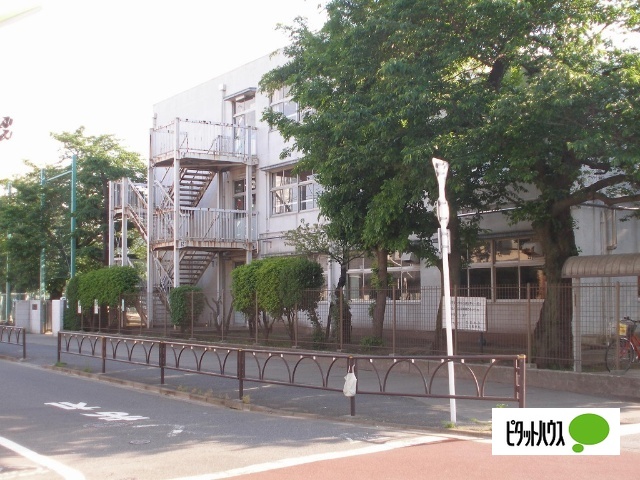 中学校　世田谷区立用賀中学校（中学校）まで800m