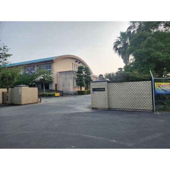 中学校　熊本市立出水南中学校（中学校）まで1581m