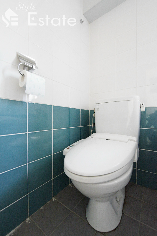 トイレ　温水洗浄便座付き