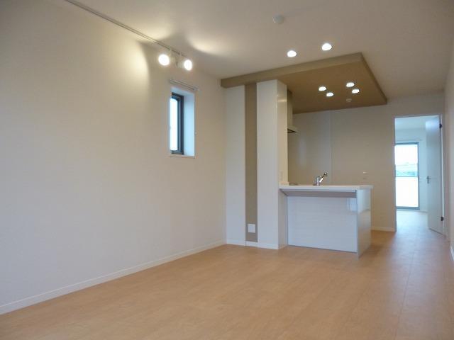 居室・リビング　同タイプ、別部屋写真