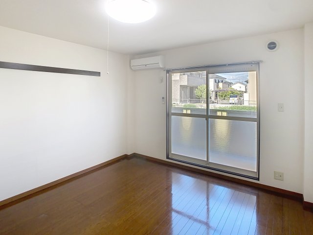 居室・リビング　掲載写真は同型モデルを掲載しており実際のお部屋と仕様等が異な