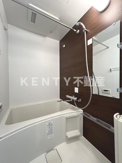 バス・シャワールーム　落ち着いた空間のお風呂です