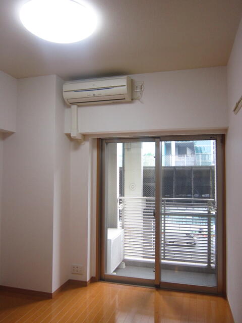 居室・リビング　エアコン完備です